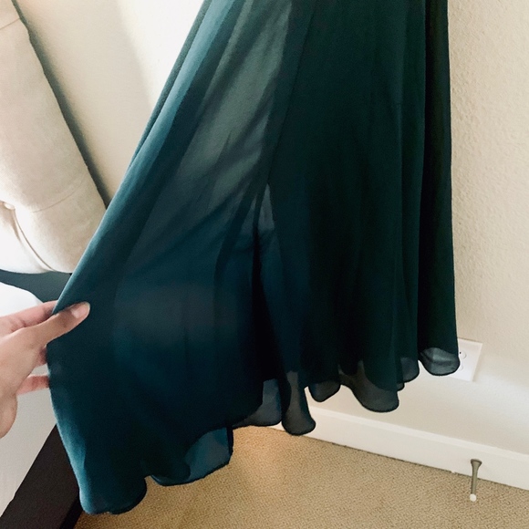 (SOLD!) Lulu’s Emerald Green Tea-Length dress - Picture 4 of 4